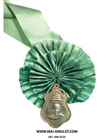 ..ติดโบว์ แจกกรรมการ..เหรียญ 2 สมเด็จ สมเด็จสังฆราชแพ (แพ) หลังสมเด็จพระวันรัต (แดง) วัดสุทัศน์ ปี 2517 สวยครับ (241)