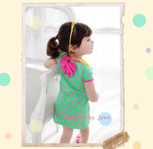 ชุดเดรสกระโปรงลายจุด แต่งโบว์หลัง เนื้อผ้าคอตตอลยืด