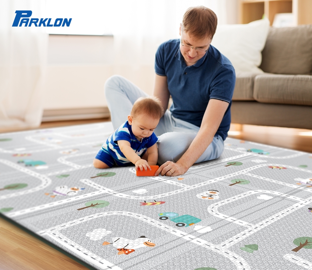 แผ่นรองคลาน Parklon แบบพับได้ PE Folding Mat ลาย Downtown Duck ขนาด 140*200 หนา 1.0cm