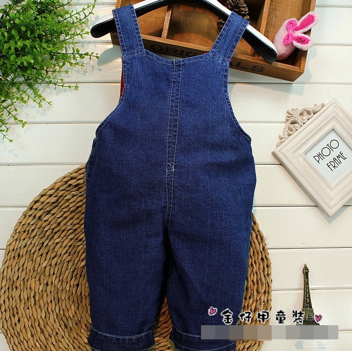 ชุดเอี๊ยม ลิง