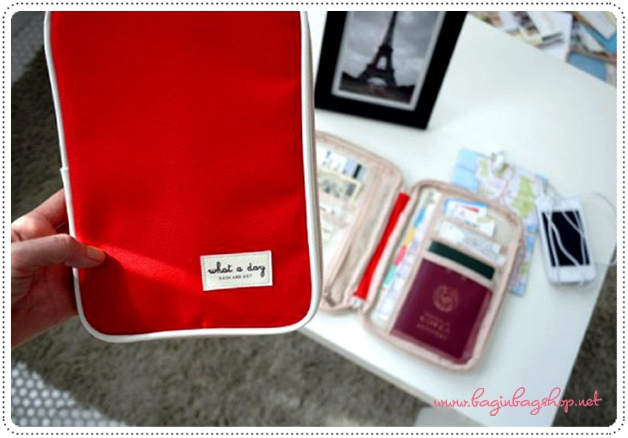 Daisy Multi Pouch ไว้ใส่พาสปอร์ตหรือใส่เอกสารต่างๆ