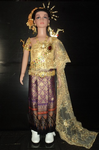 ชุดไทยเด็กอนุบาลผ้าไทยลายอโยธยา(สีม่วง)ราคานี้ไม่รวมเครื่องประดับค่ะ