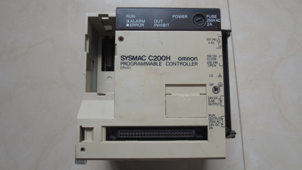 PLC OMRON