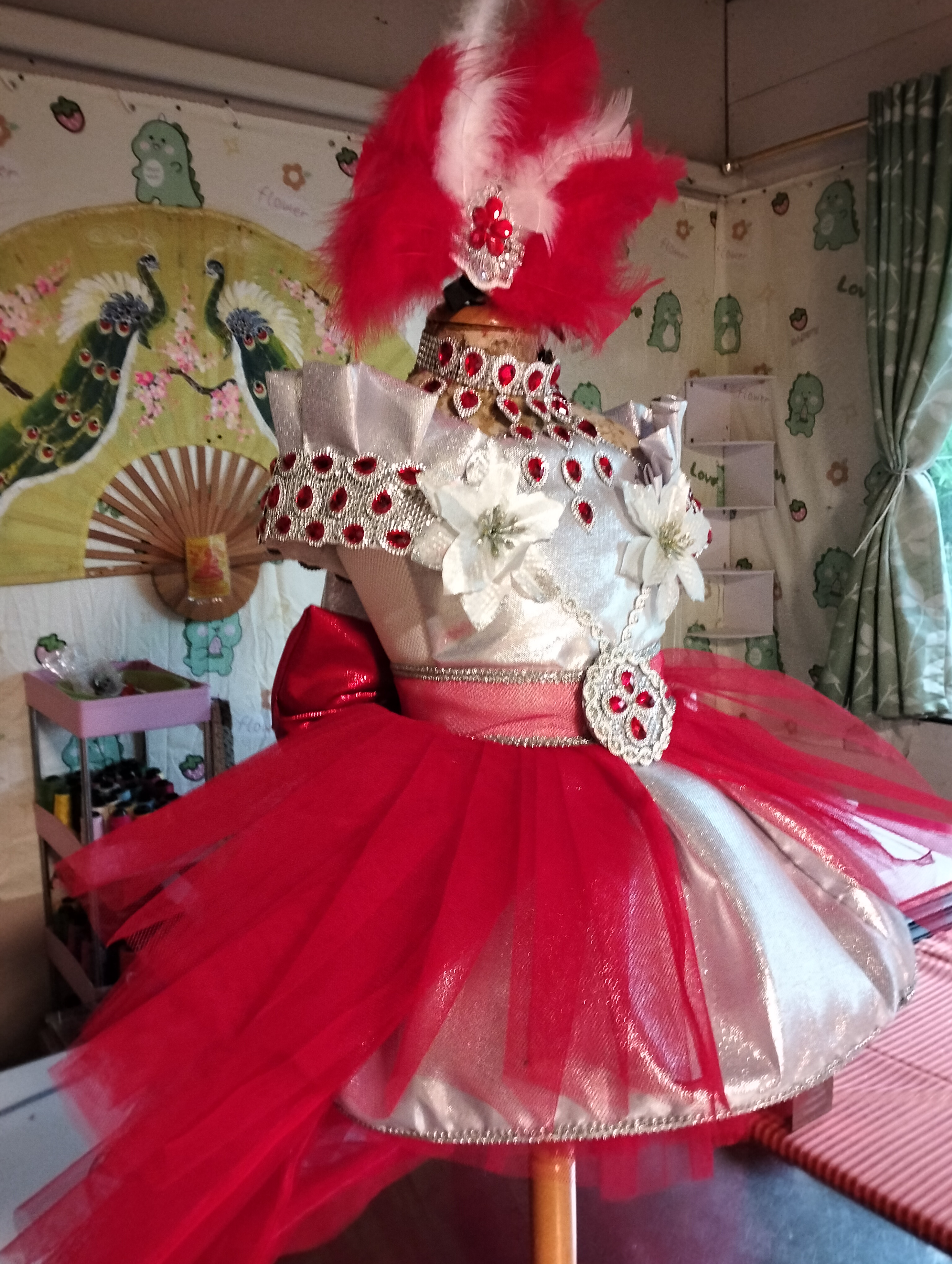 ชุดดรัมเมเยอร์สีแดงอนุบาลและประถม