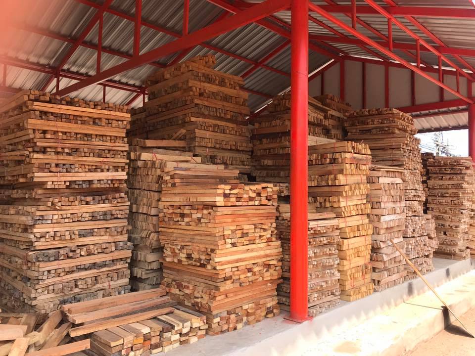 ( รหัส B3.รบ 60 ) ศาลาไม้สักสีขาว พิงหลังสัปรด / ขนาด 2.00X2.00X3.00 เมตร