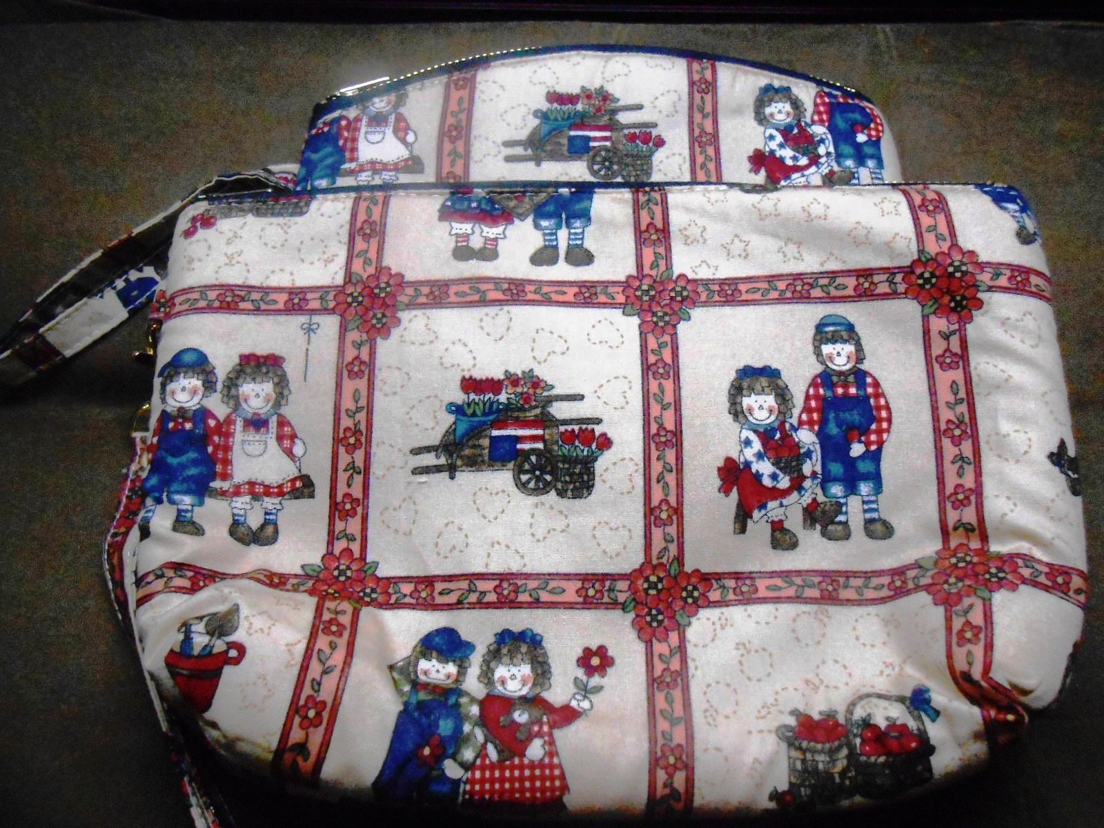 กระเป๋าลายคนคู่