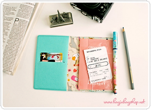 Triangle Humming Passport Case