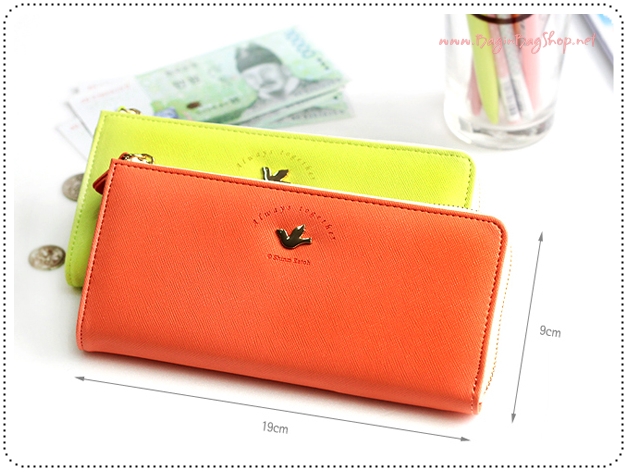 ลด 50% Line Zipper Wallet L