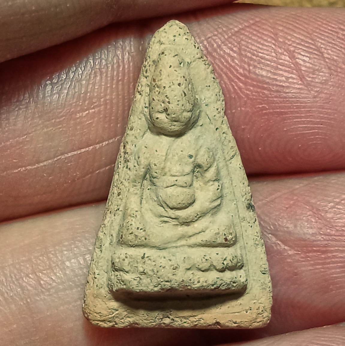 พระพุทธโธน้อย พิมพ์เล็กหน้าตุ๊กตา หลังยันต์พุทธโธ ชัดเจน เนื้อดินผสมผง แม่ชีบุญเรือน สร้างปี 2494 เก่ามาก แก่มวลสาร พุทธคุณเสริมดวงเสริมบารมี ป้องกันอันตรายต่างๆ หนุนดวงกลับร้ายเป็นดี เมตตาโชคลาภ ค้าขายดี อธิษฐานทำน้ำมนต์ศักดิ์สิทธิ์ดีนักแล บูชาแล้วเจริญ