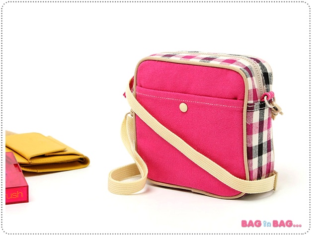 Daily Check Cross Bag กระเป๋าสะพายเฉียงใบเล็ก