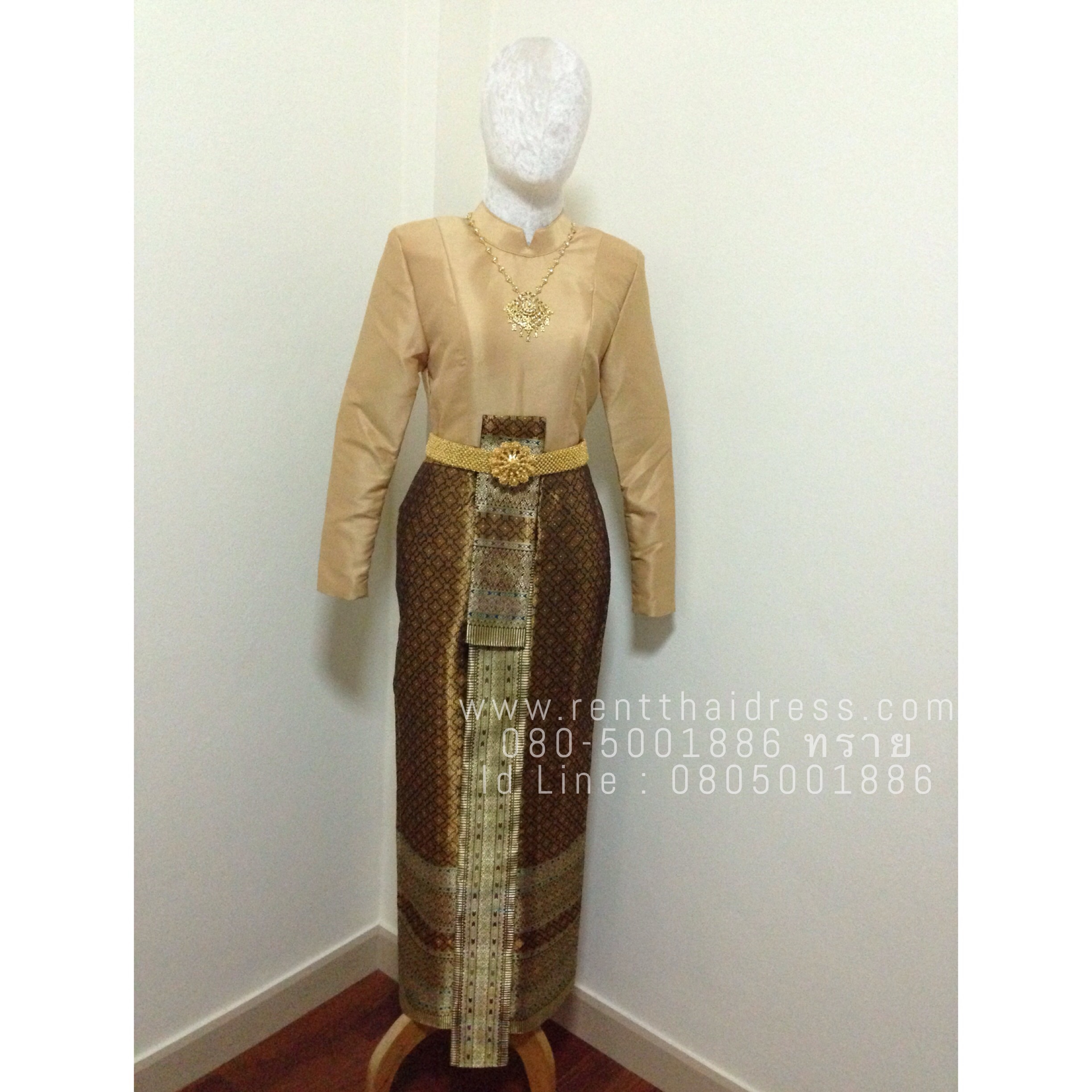 เช่าชุดไทยบรมพิมาน เสื้อสีทองอ่อน ผ้าถุงสีน้ำตาลทองมีลายหน้านาง