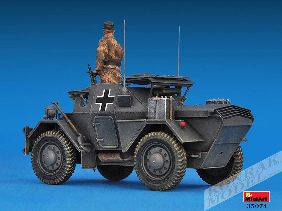 MI35074 DINGO Mk.II SCOUT CAR w/CREW Pz.Kmpf. Mk.I 202(e) 1/35