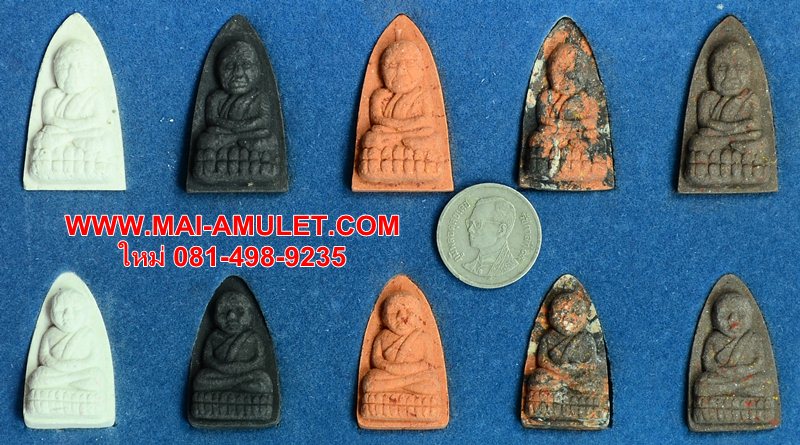 ๑๐ องค์ พระผงชุดของขวัญ หลวงปู่ทวด ประทานพร พุทธาภิเษก ๓ วาระ วัดสุทัศน์ ปี 50 พร้อมกล่องครับ