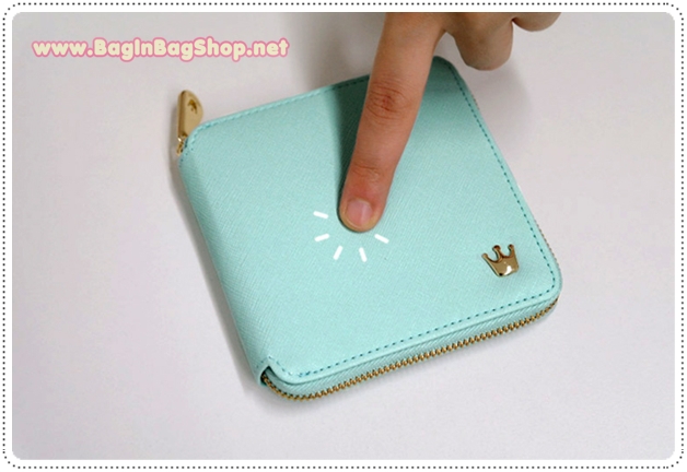 ลด 50% Crown Zipper Wallet
