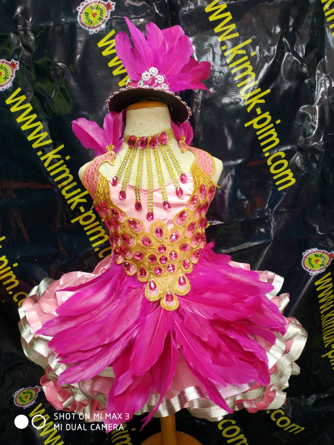 ชุดดรัมเมเยอร์เด็กอนุบาลและประถมสีชมพู ราคานี้ มี หัวสร้อย ต่างหู
