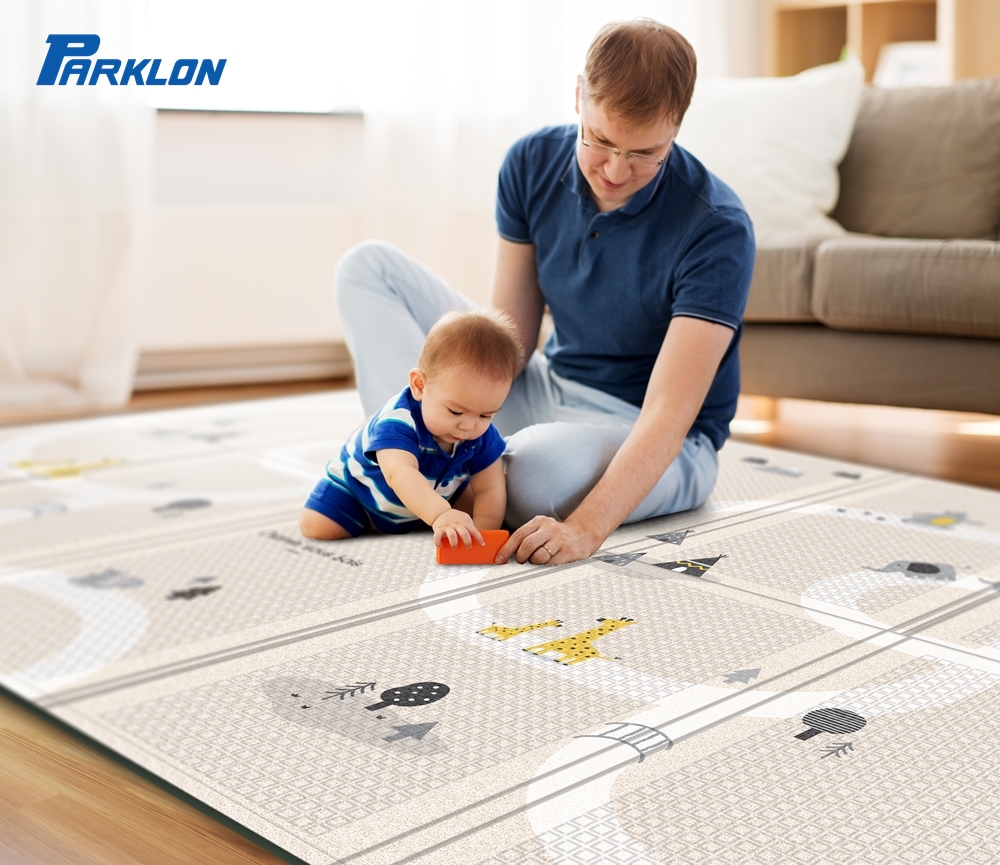 แผ่นรองคลาน Parklon แบบพับได้ PE Folding Mat ลาย Rameng Beige ขนาด 140*200 หนา 1.0cm