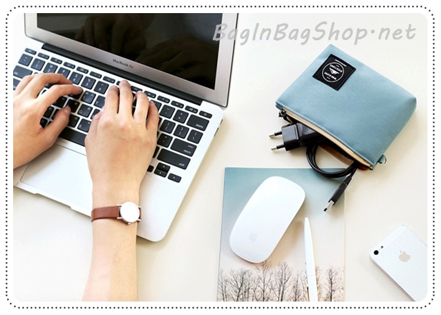 Iconic Charger Pouch