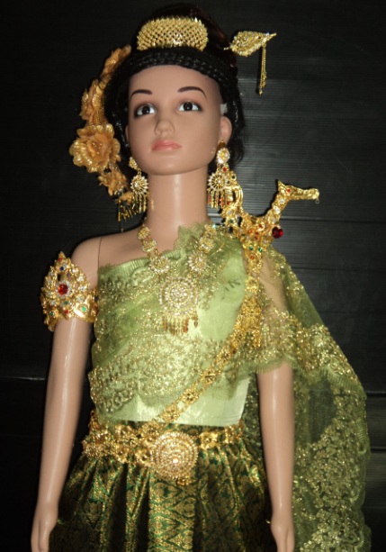 ชุดไทยเด็กอนุบาล-ประถมสีเขียวมรกตผ้าไหม ราคานี้ไม่รวมเครื่องประดับ
