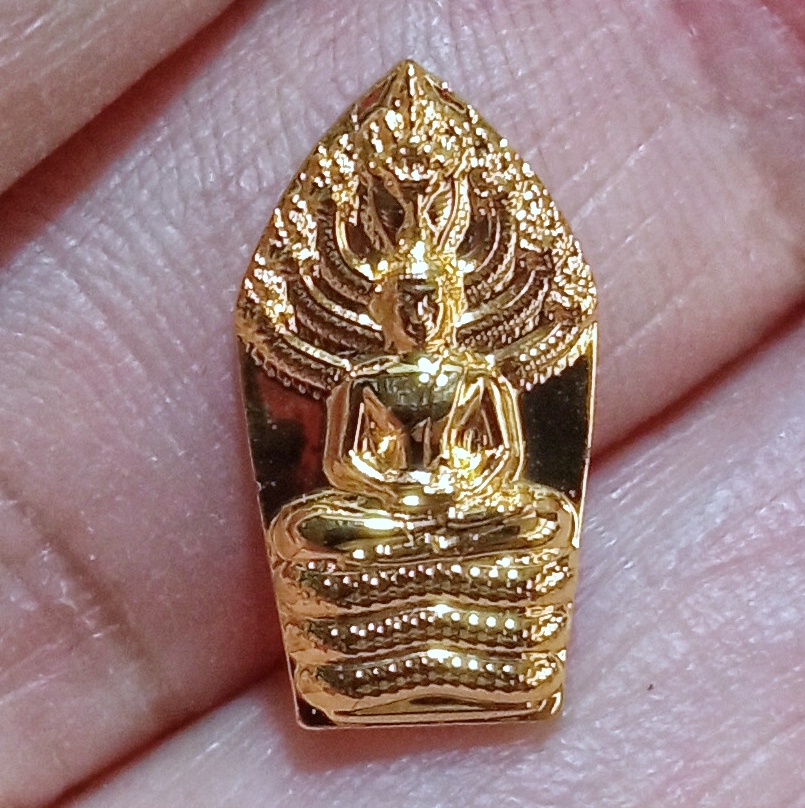 พระปรกใบมะขาม หลวงพ่อสิน วัดละหารใหญ่ รุ่นฉลอง8รอบ อายุ96 เนื้อทองแดงกะไหล่ทอง ปี2567 บรรจุกล่องวัด