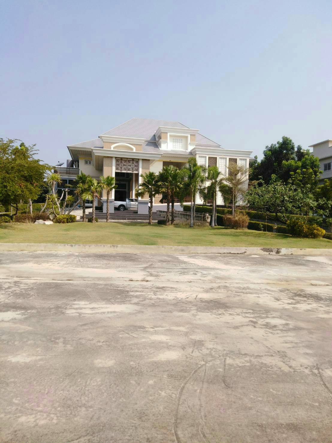 ขาย-บ้านคฤหาสน์หรู สร้างใหม่ไม่เคยอยู่อาศัย พื้นที่4ไร่ อ.เมืองนครปฐม จ.นครปฐม