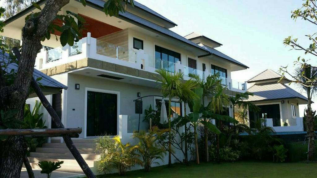 ขาย-บ้านเดี่ยว 2 ชั้น ซอยหัวหิน122ถ.คอนกรีตถึงบ้าน เป็นบ้านสร้างเองไม่มีส่วนกลาง กึ่งคฤหาสใหญ่ อยู่ริมเขา มองเห็นวิวทะเล อ.หัวหิน จ.ประจวบคีรีขันธ์