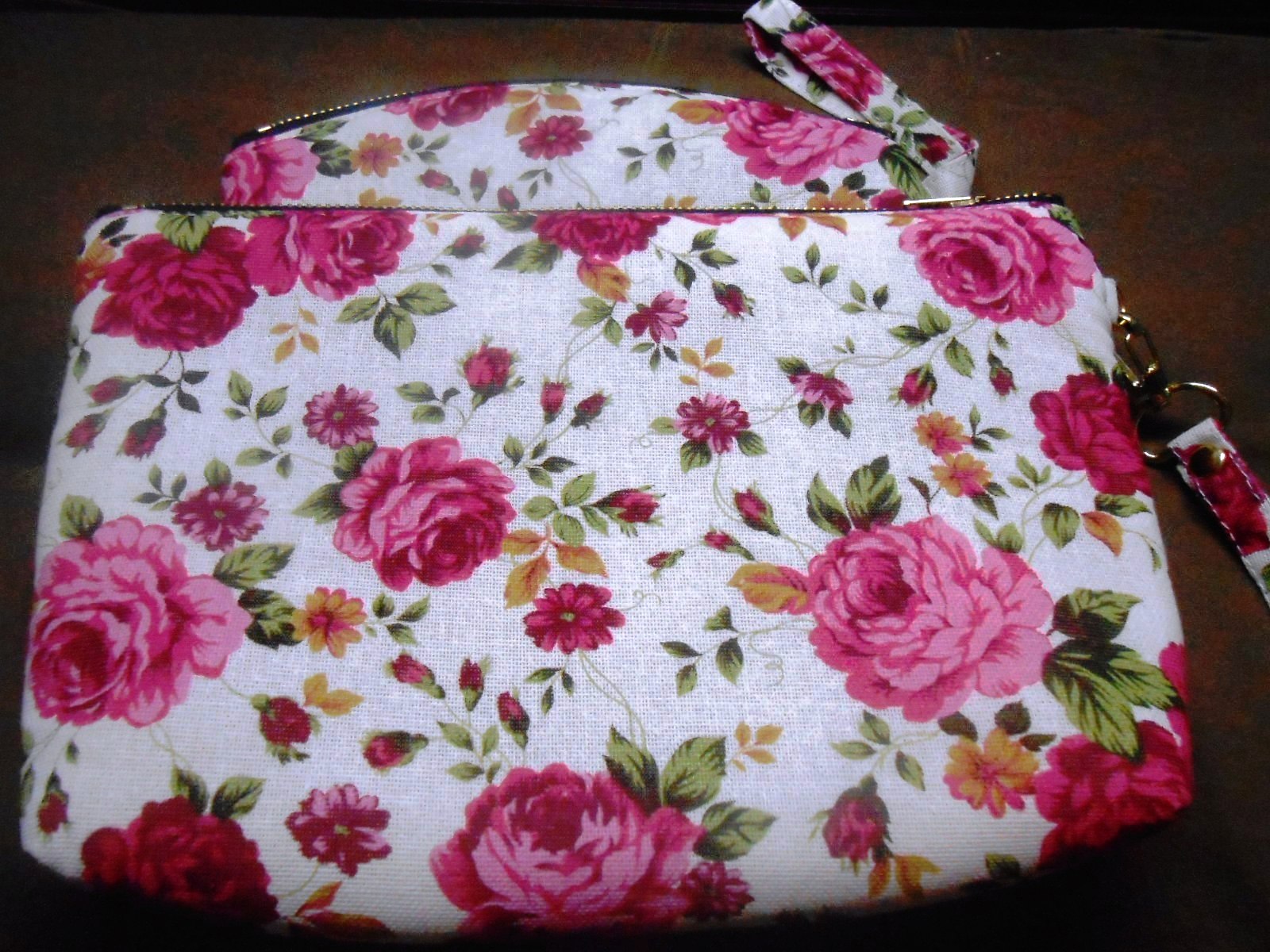 กระเป๋าลายดอกไม้สีชมพู