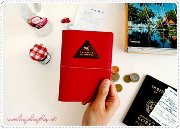 Triangle Humming Passport Case