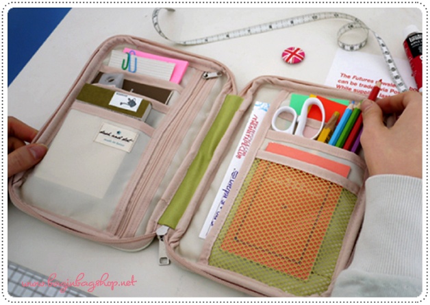 Daisy Multi Pouch ไว้ใส่พาสปอร์ตหรือใส่เอกสารต่างๆ