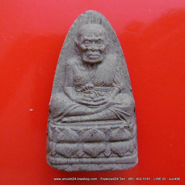 พระหลวงปู่ทวด รุ่นชนะคน วัดสุทัศน์เทพวราราม สร้างเมื่อ 25 มกราคม พ.ศ.2538 เนื้อผงพิสมร พิมพ์ใหญ่ สภาพสวยมาก พร้อมกล่องเดิม