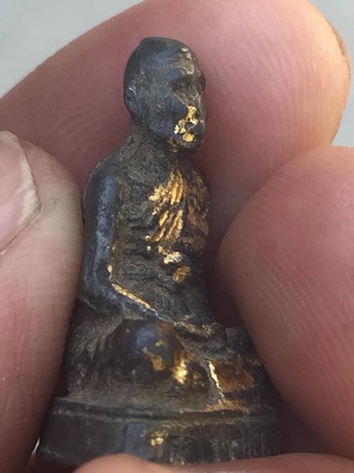 พระหล่ออุดผงหลวงพ่อเกตุ