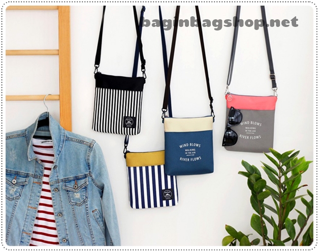 Tripping Cross Bag กระเป๋าสะพายเฉียง