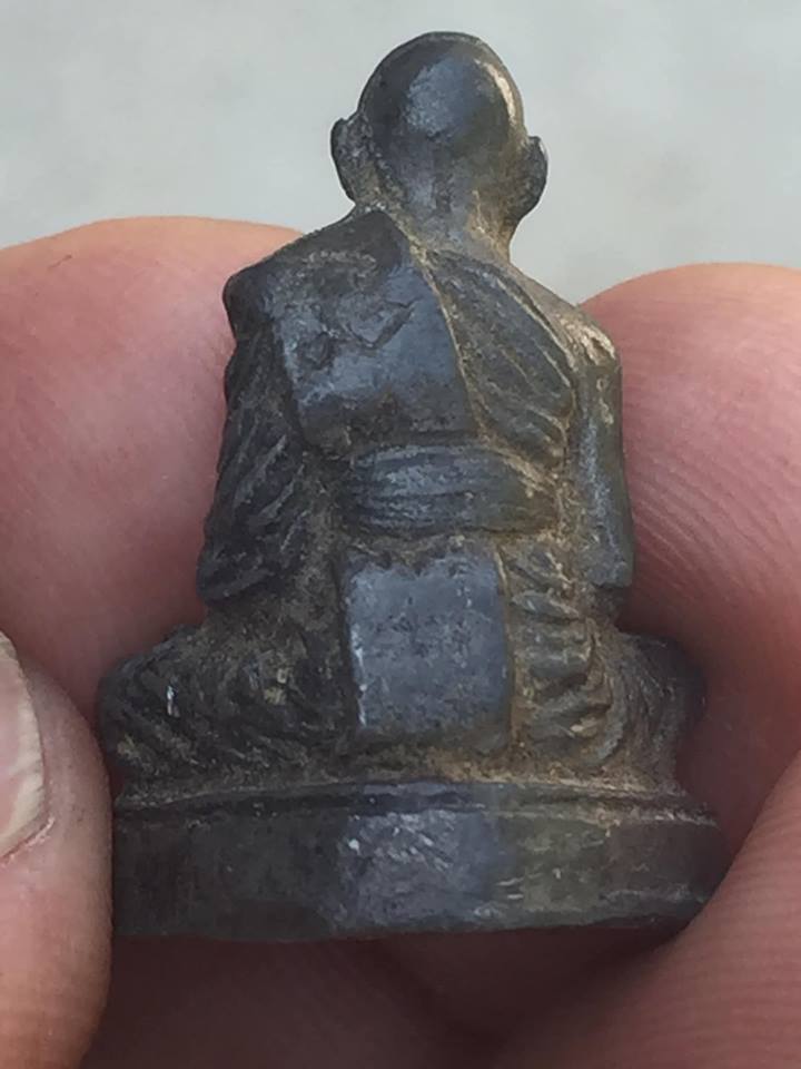 พระหล่ออุดผงหลวงพ่อเกตุ