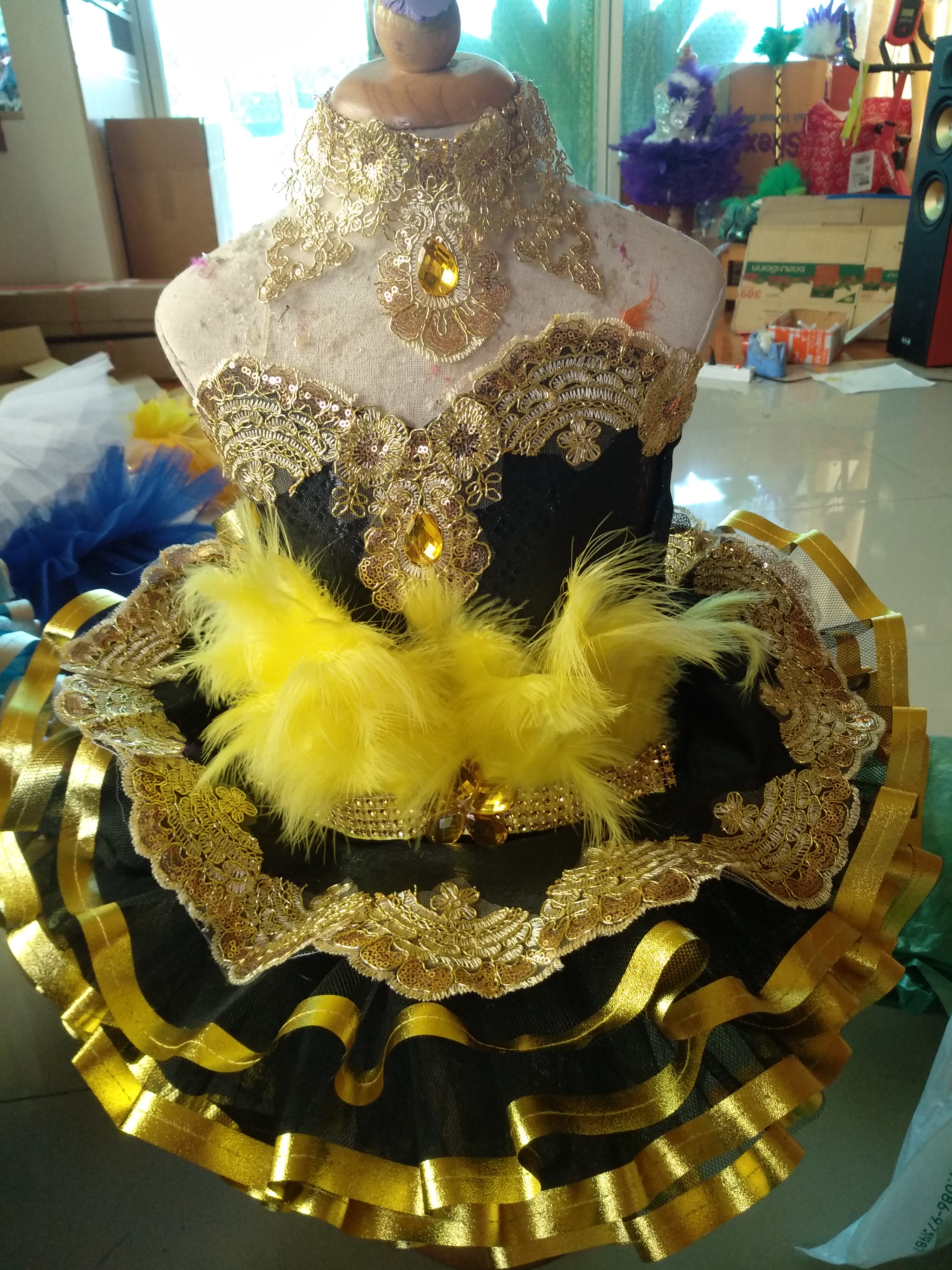 ชุดดรัมเมเยอร์สีเหลืองดำอนุบาลและประถม