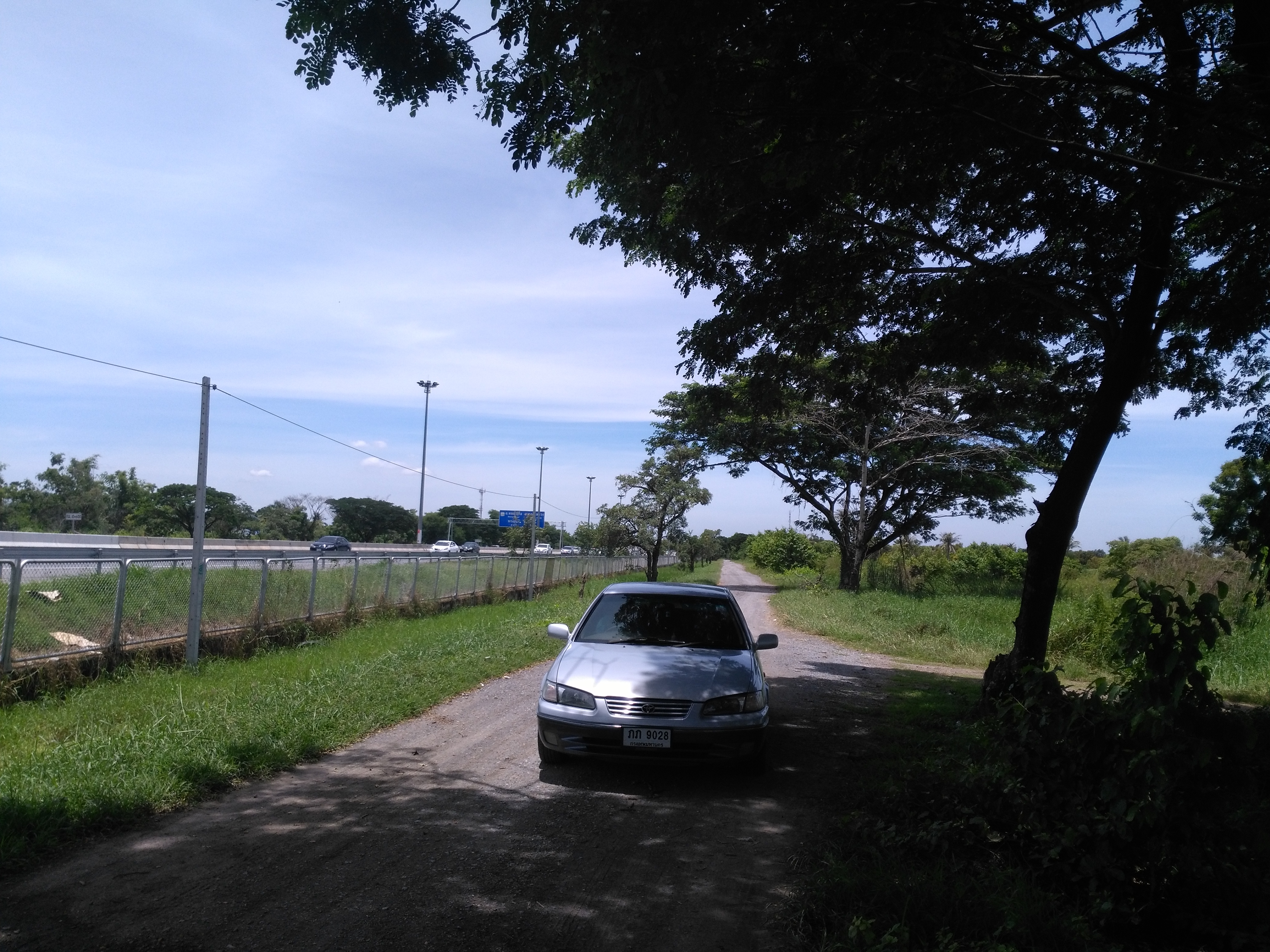 ที่ดินเปล่า10ไร่ติดมอร์เตอร์เวย์ขาออกคลองหลวง