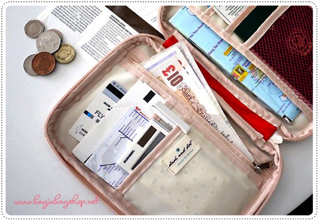 Daisy Multi Pouch ไว้ใส่พาสปอร์ตหรือใส่เอกสารต่างๆ