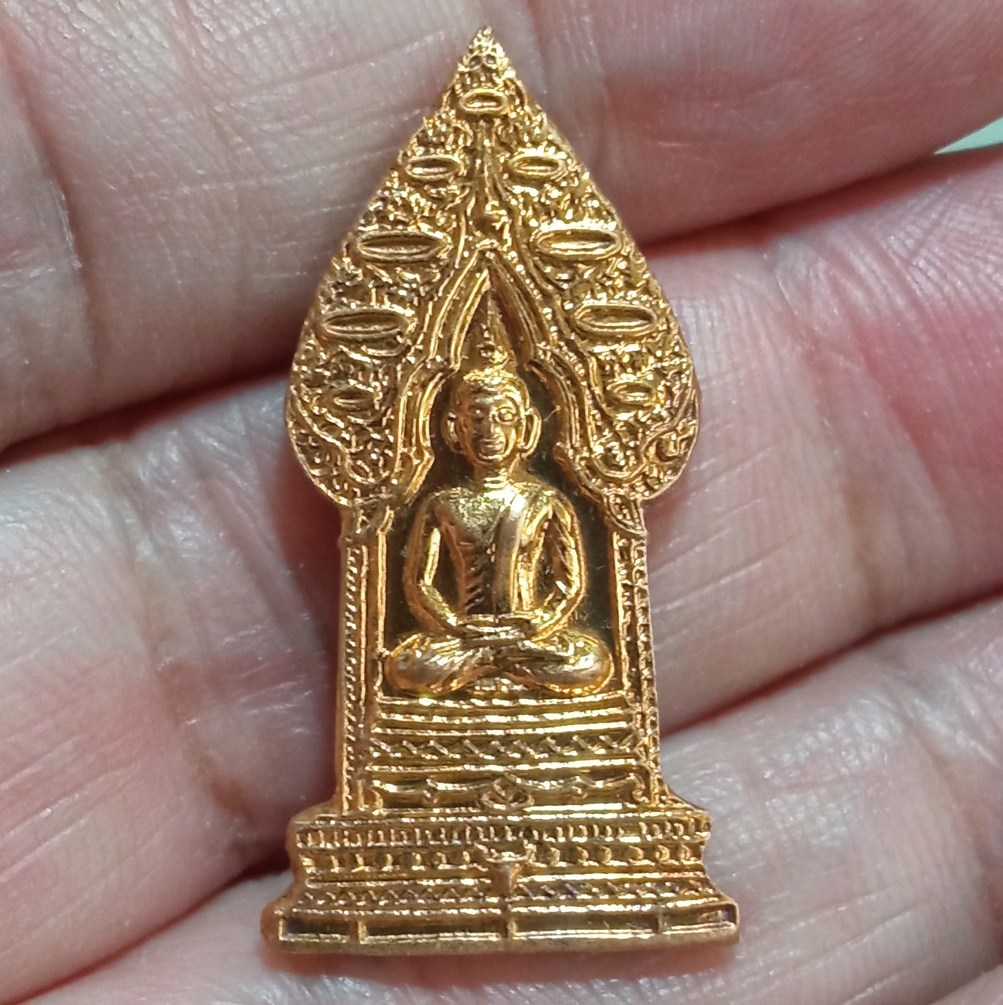 เหรียญพระนิรันตราย วัดบวรนิเวศฯ ปี 2539 เนื้อกะไหล่ทอง ด้านหลังตรากาญจนาภิเษก ในหลวงรัชกาลที่ 9 ทรงครองราชครบ 50 ปี พิธีใหญ่ ณ.วัดบวรนิเวศวิหาร รหัส624