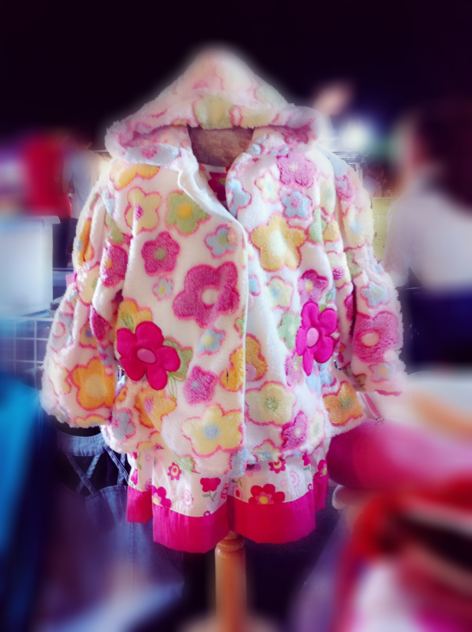 ชุดเสื้อกันหนาวลายดอกไม้