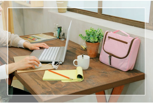 From Cable Pouch กระเป๋าใส่ของใช้ส่วนตัว