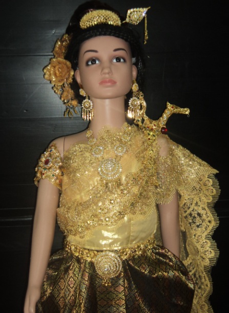 ชุดไทยเด็กอนุบาล-ประถมลายไทย7สีสลับทองผ้าไหมเกษตร ราคานี้ไม่รวมเครื่องประดับ