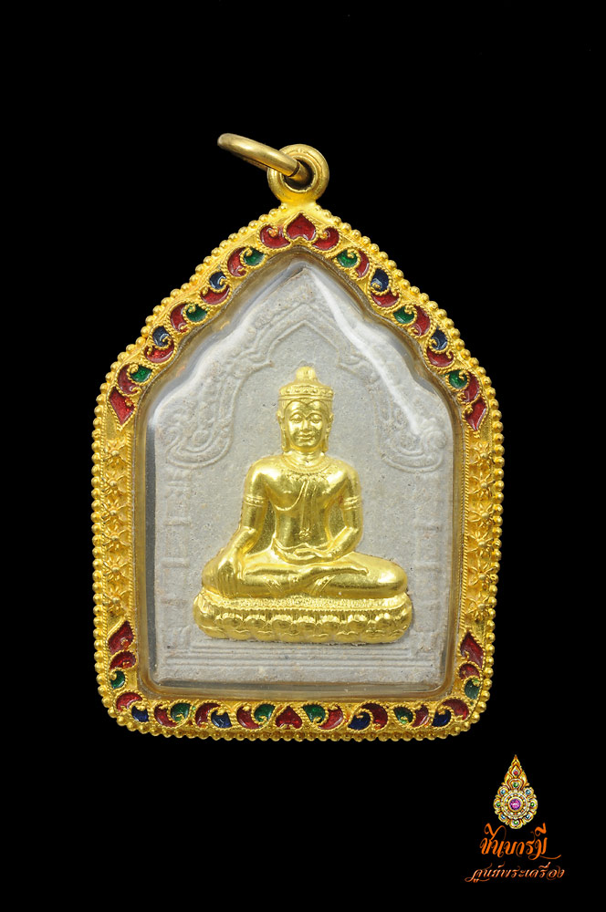 พระขุนแผนชัยวรมัน รุ่นแรก องค์ ท๊อปสุด องค์ครอบทองคำ ตะกรุด ๙ ดอก สุดยอดมวลสาร สุดยอดหายาก เลี่ยมทองสุโขทัยหนักเกือบบาท ..หลวงปู่หงษ์ สุสานทุ่งมน