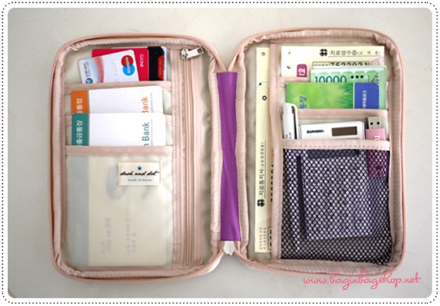 Daisy Multi Pouch ไว้ใส่พาสปอร์ตหรือใส่เอกสารต่างๆ