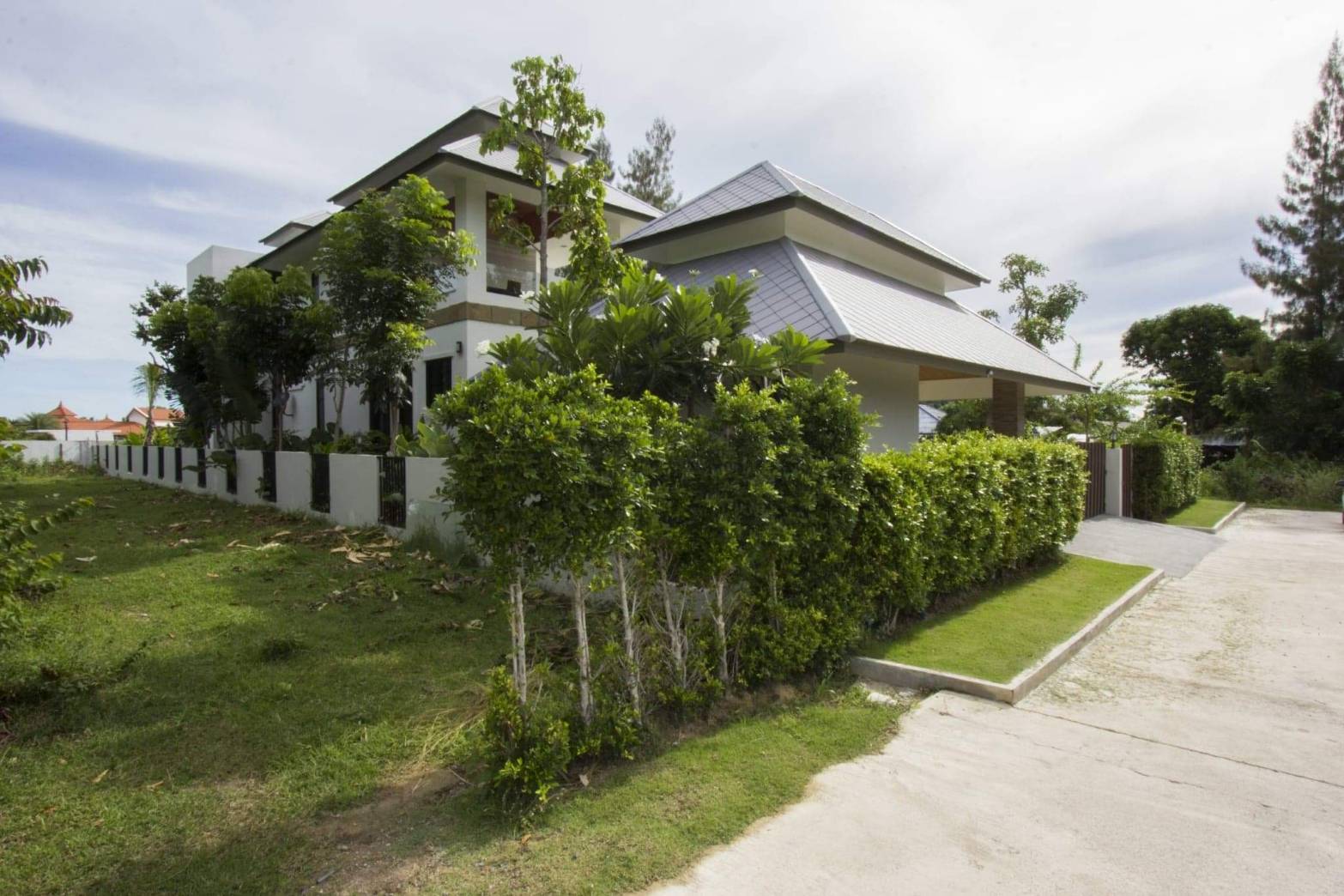 ขาย-บ้านเดี่ยว 2 ชั้น ซอยหัวหิน122ถ.คอนกรีตถึงบ้าน เป็นบ้านสร้างเองไม่มีส่วนกลาง กึ่งคฤหาสใหญ่ อยู่ริมเขา มองเห็นวิวทะเล อ.หัวหิน จ.ประจวบคีรีขันธ์