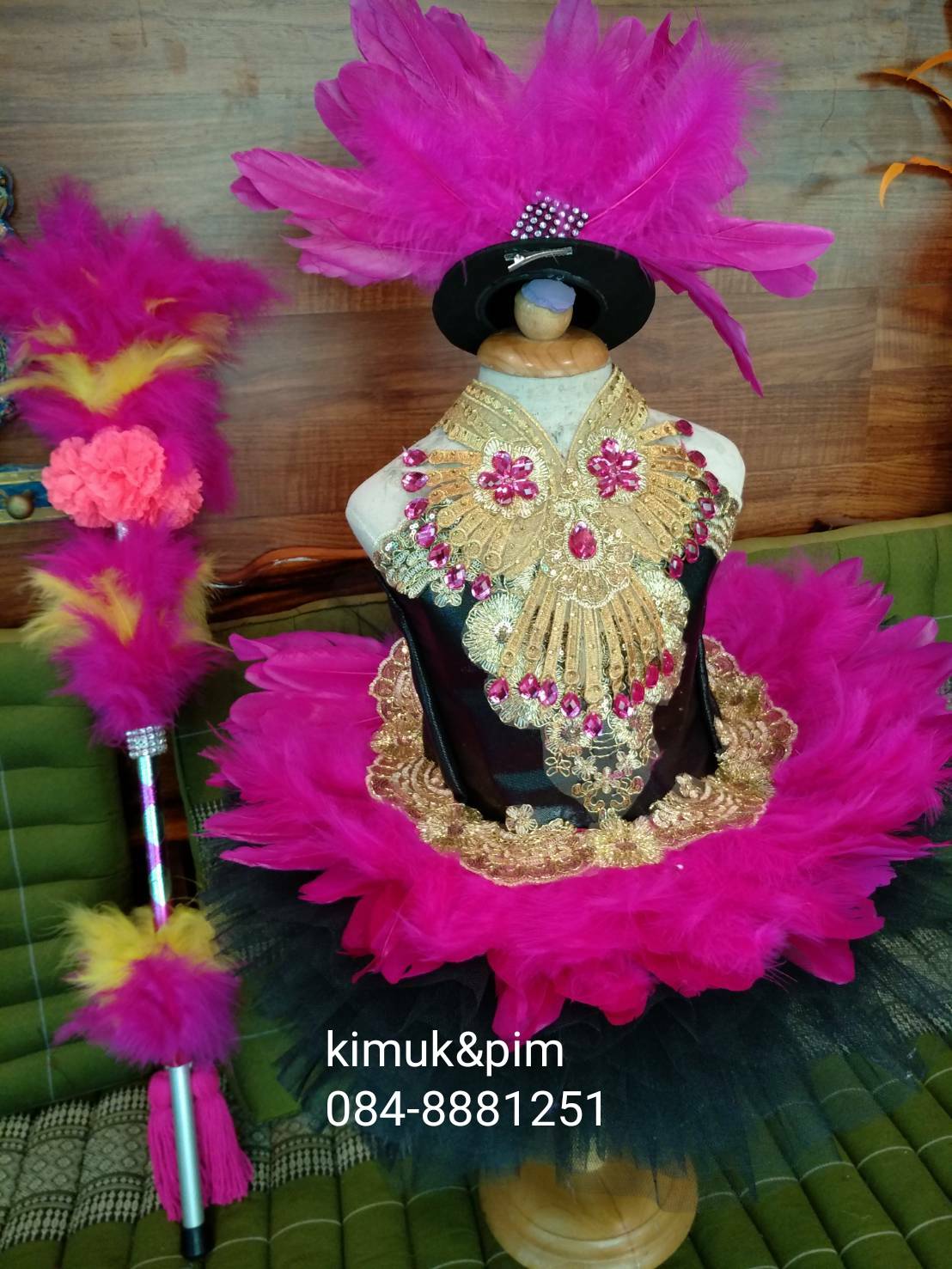 ชุดดรัมเมเยอร์สีชมพูบานเย็นดำเด็กอนุบาลและประถม ราคานี้มี หัว สร้อย ต่างหู ไม้ดรัมเมเยอร์