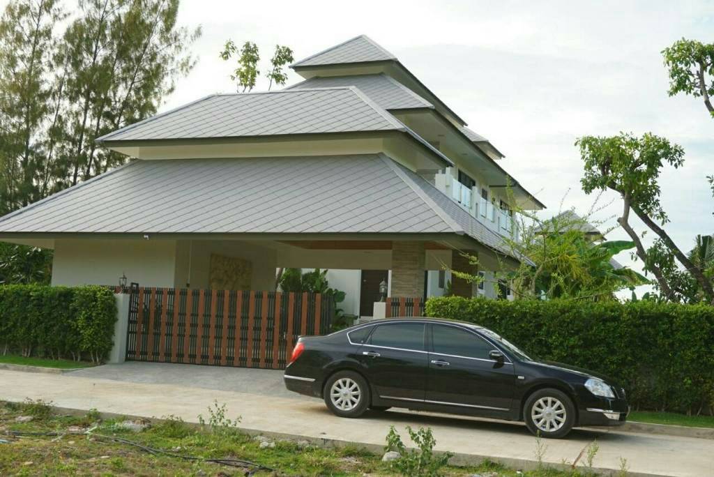 ขาย-บ้านเดี่ยว 2 ชั้น ซอยหัวหิน122ถ.คอนกรีตถึงบ้าน เป็นบ้านสร้างเองไม่มีส่วนกลาง กึ่งคฤหาสใหญ่ อยู่ริมเขา มองเห็นวิวทะเล อ.หัวหิน จ.ประจวบคีรีขันธ์