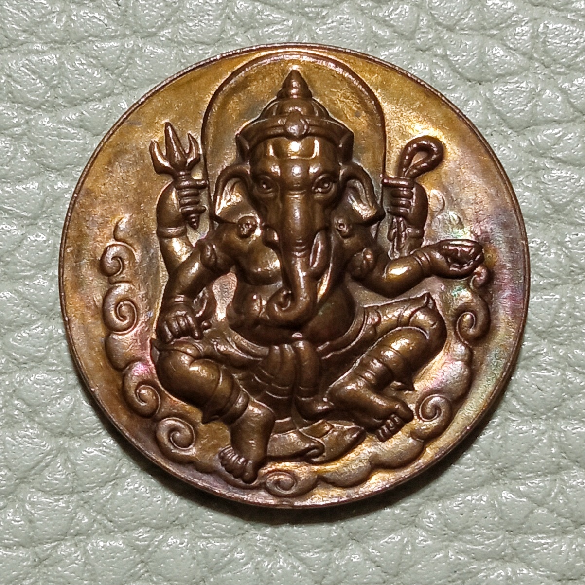 เหรียญพระพิฆเนศ ครบรอบ 50 ปี ศิลปศึกษา-ช่างศิลป (กรมศิลปากร) ปี 2545 สมาคมศิษย์เก่า ศิลปศึกษา-ช่างศิลปจัดสร้าง รูปแบบเหรียญคมชัดสวยงาม รหัส865
