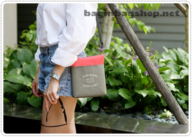Tripping Cross Bag กระเป๋าสะพายเฉียง