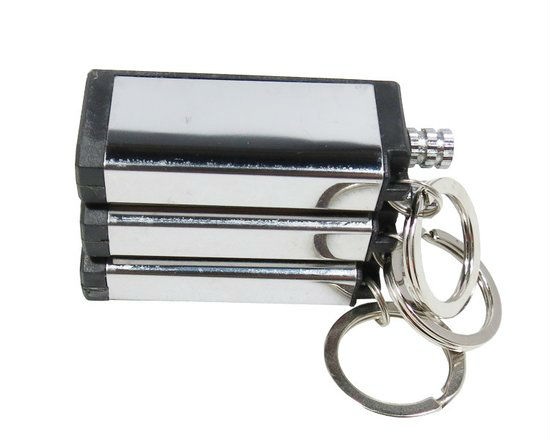 ไม้ขีดน้ำมันทรงสี่เหลี่ยม หรือ Oil Match Lighter