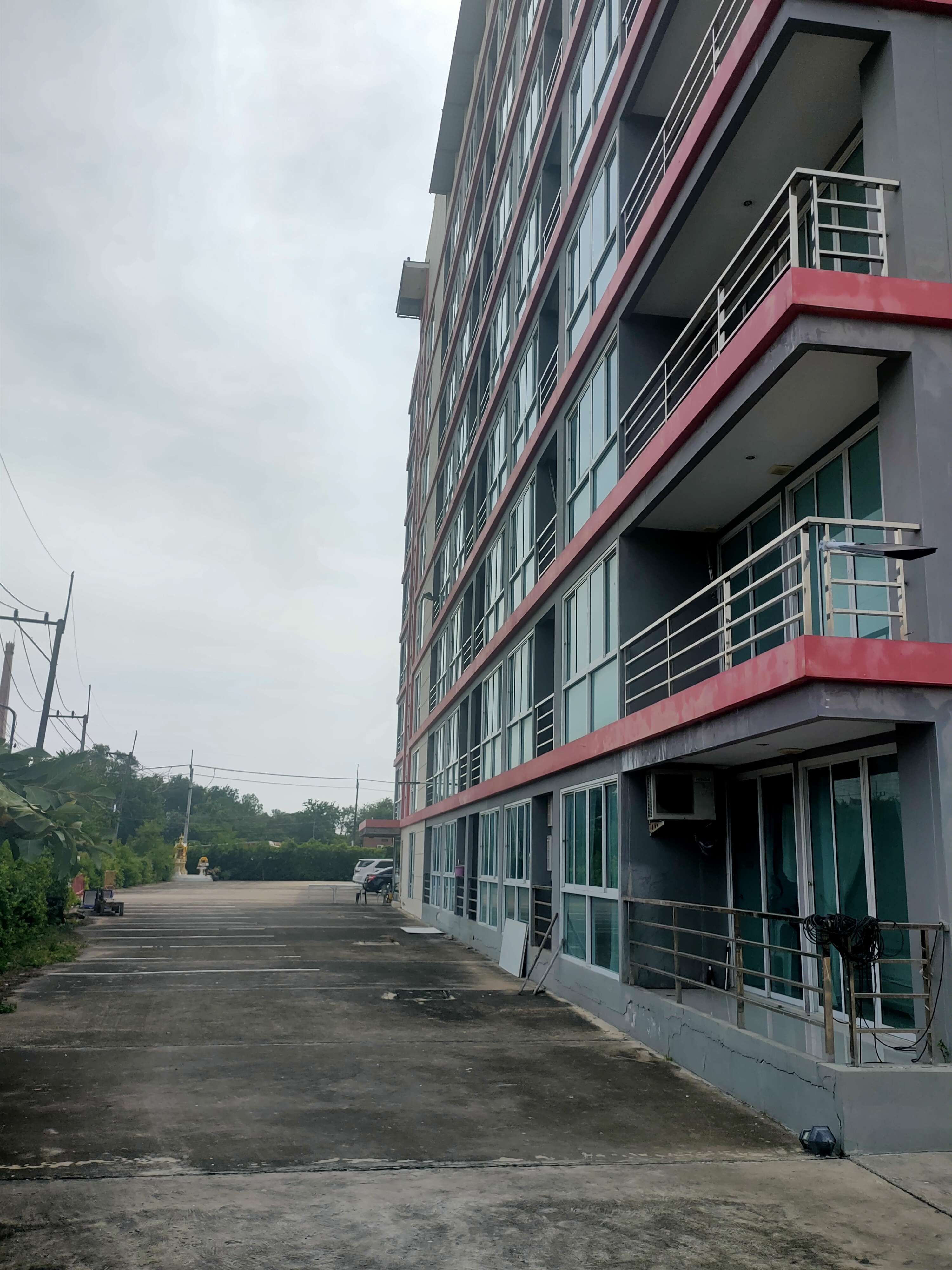 ขาย-ยกโครงการคอนโดสร้างใหม่ 8 ชั้น จำนวน 221 ห้อง ต.จอมเทียน อ.สัตหีบ จ.ชลบุรี