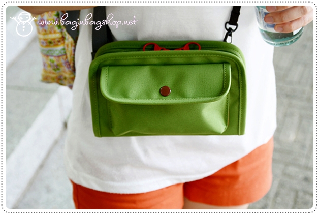 A Merry Holiday Daily Bag