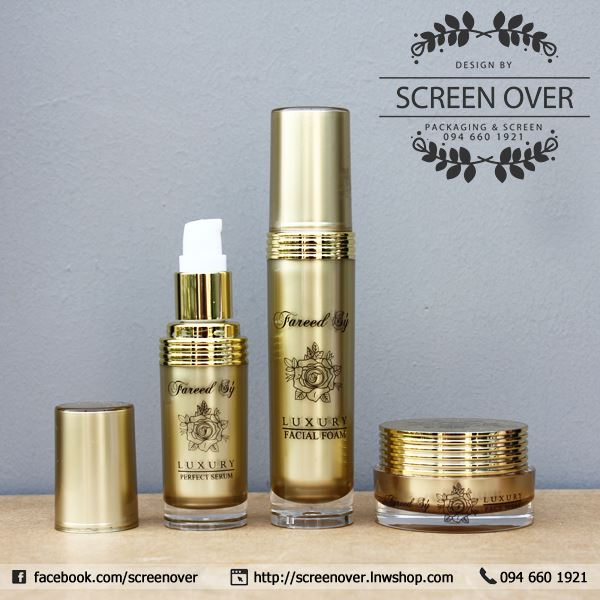 สกรีนขวด 1 สี งานสกรีนเป็นเซ็ท สกรีนลงบนกระปุกอะคลิลิคสีทอง